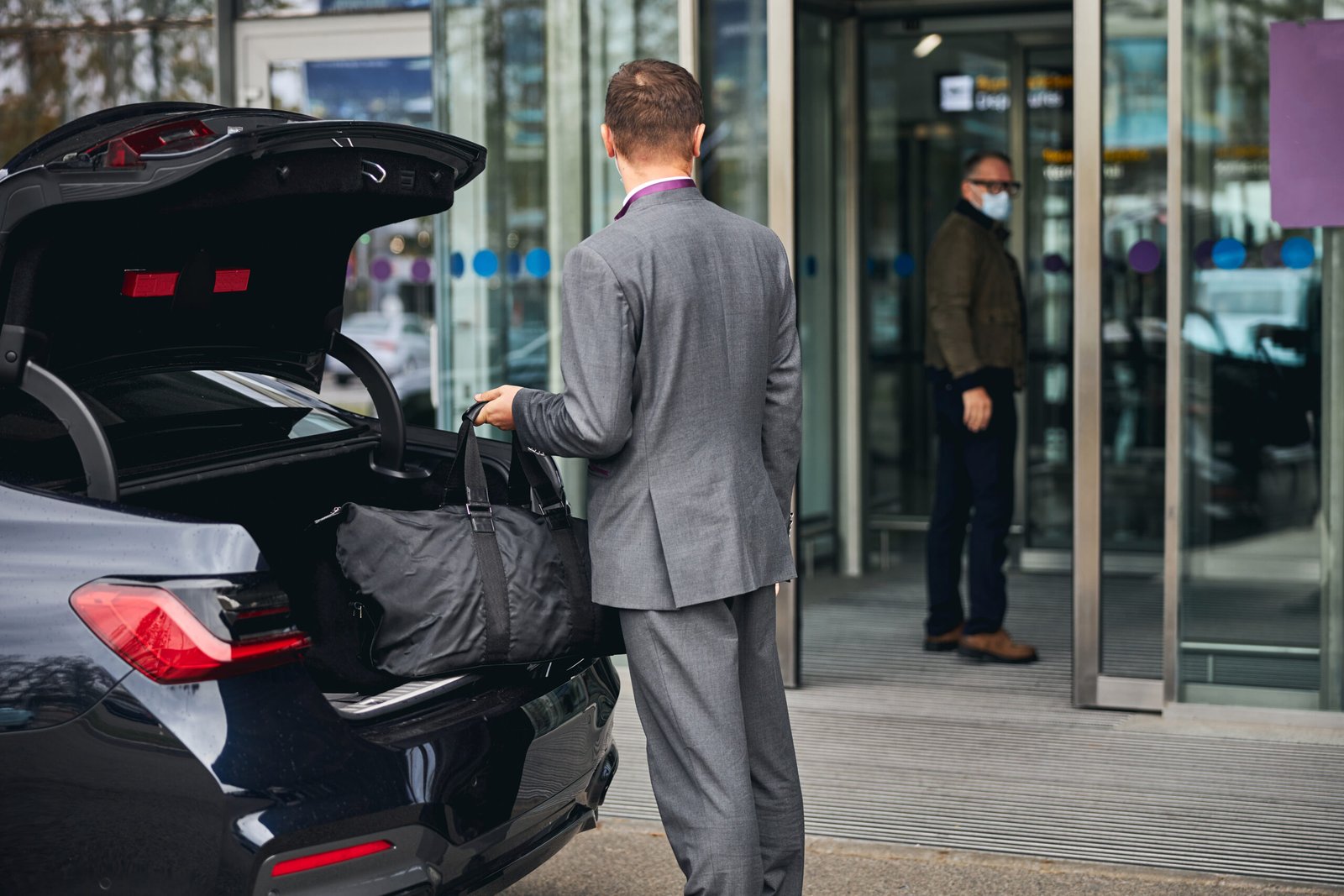 Volax Black Car Chauffeur Service